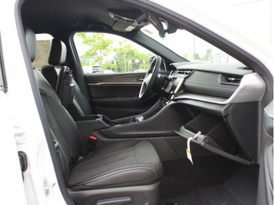 2026 Jeep Grand Cherokee Laredo Altitude