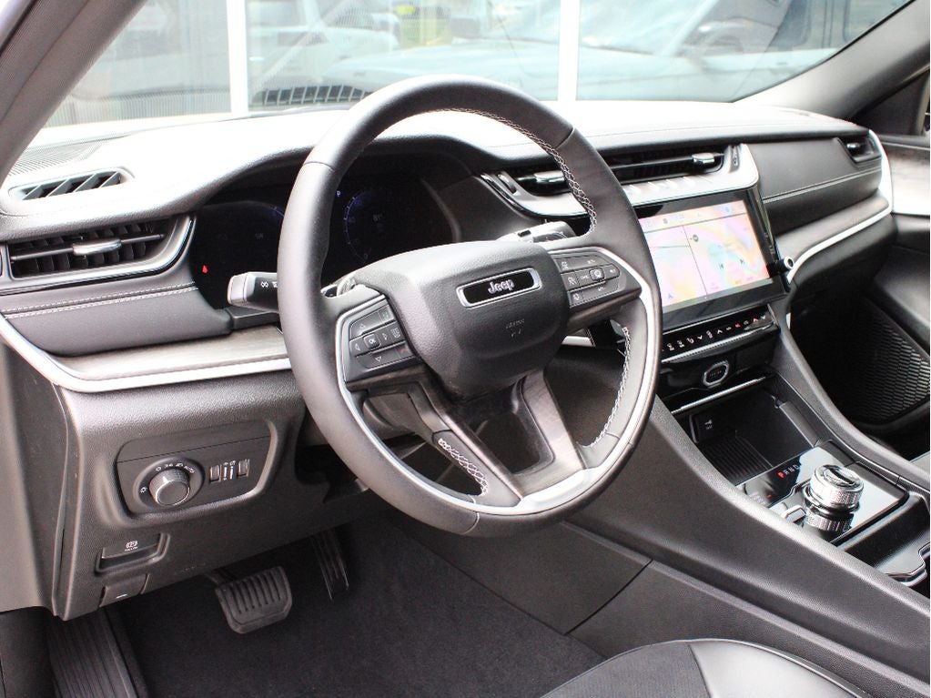 2026 Jeep Grand Cherokee Laredo Altitude