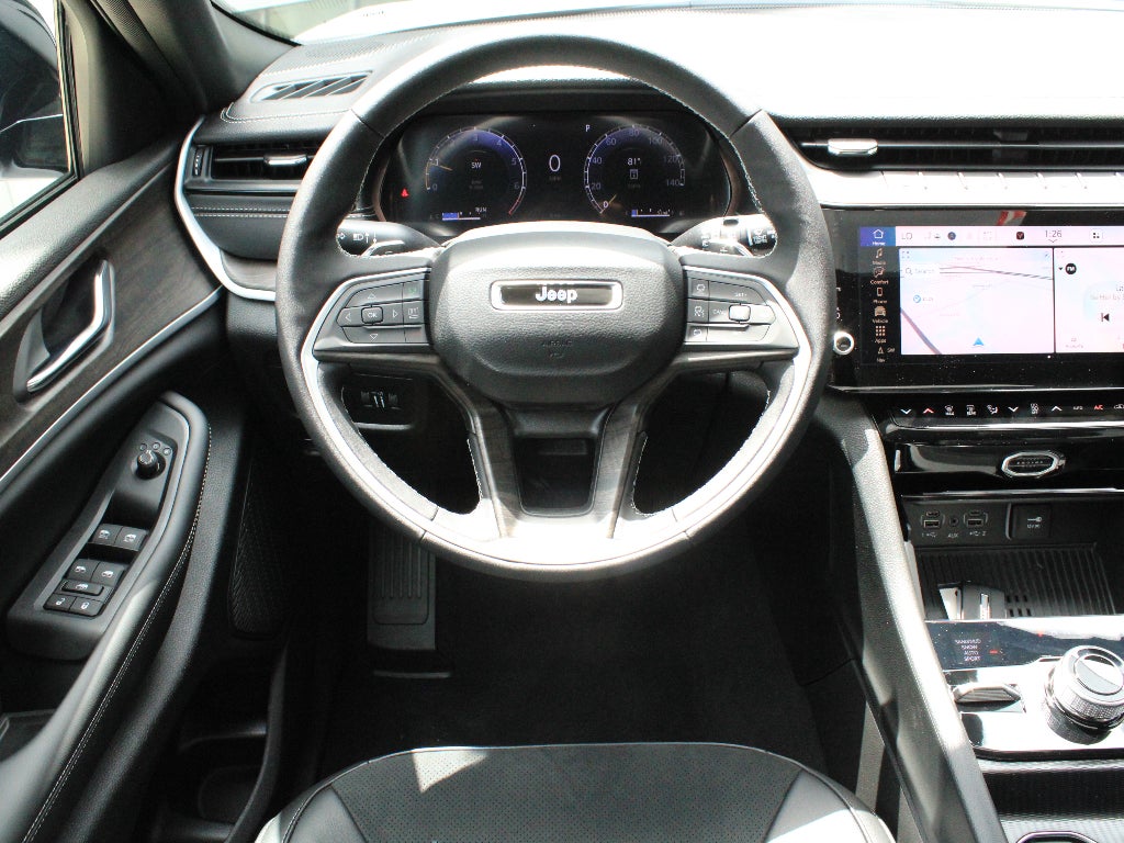 2026 Jeep Grand Cherokee Laredo Altitude