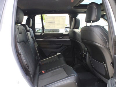 2026 Jeep Grand Cherokee Laredo Altitude