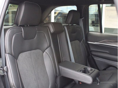 2026 Jeep Grand Cherokee Laredo Altitude