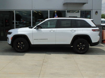 2026 Jeep Grand Cherokee Laredo Altitude