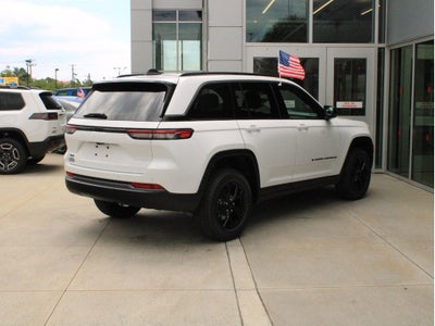 2026 Jeep Grand Cherokee Laredo Altitude