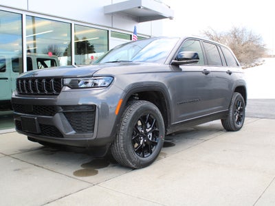 2026 Jeep Grand Cherokee Laredo Altitude