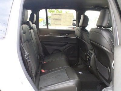 2026 Jeep Grand Cherokee Laredo Altitude