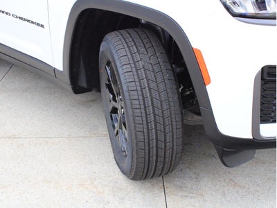 2026 Jeep Grand Cherokee Laredo Altitude