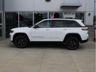 2026 Jeep Grand Cherokee Laredo Altitude
