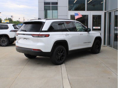 2026 Jeep Grand Cherokee Laredo Altitude