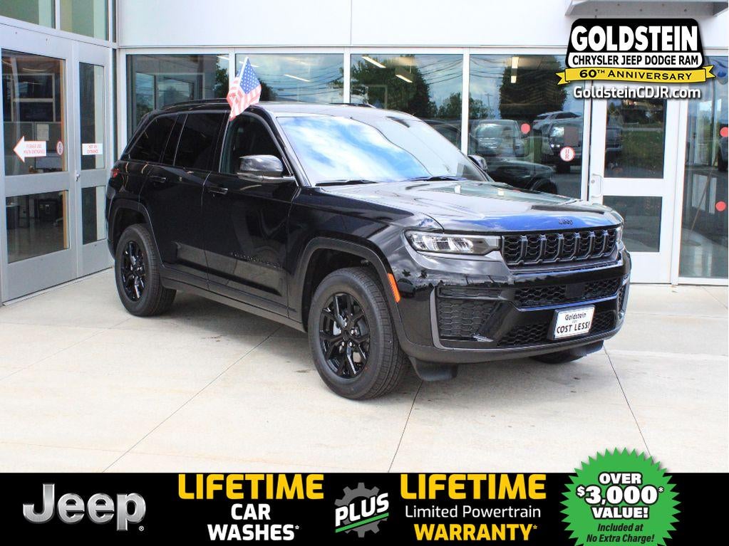2026 Jeep Grand Cherokee Laredo Altitude