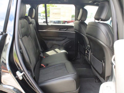 2026 Jeep Grand Cherokee Laredo Altitude