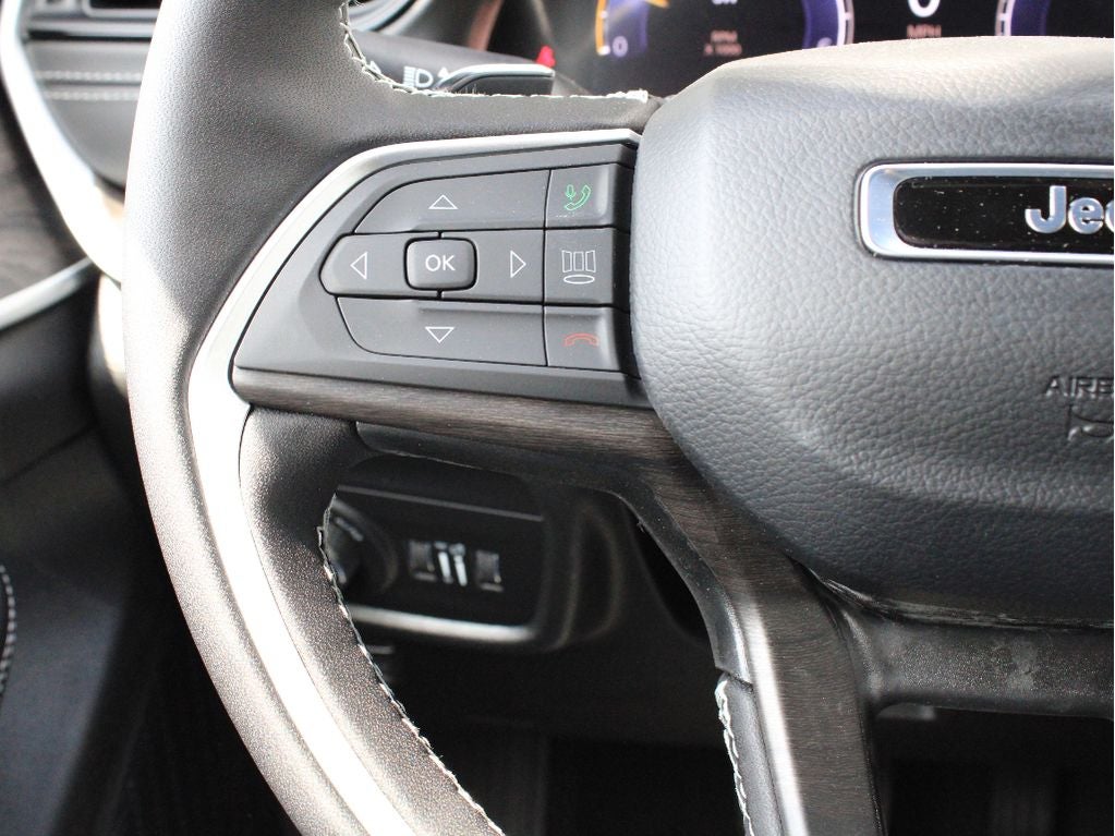 2026 Jeep Grand Cherokee Laredo Altitude