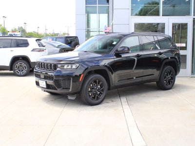 2026 Jeep Grand Cherokee Laredo Altitude