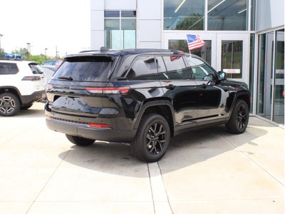 2026 Jeep Grand Cherokee Laredo Altitude