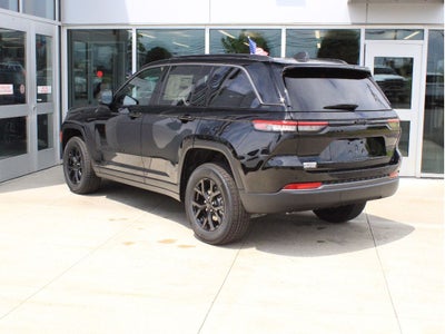 2026 Jeep Grand Cherokee Laredo Altitude