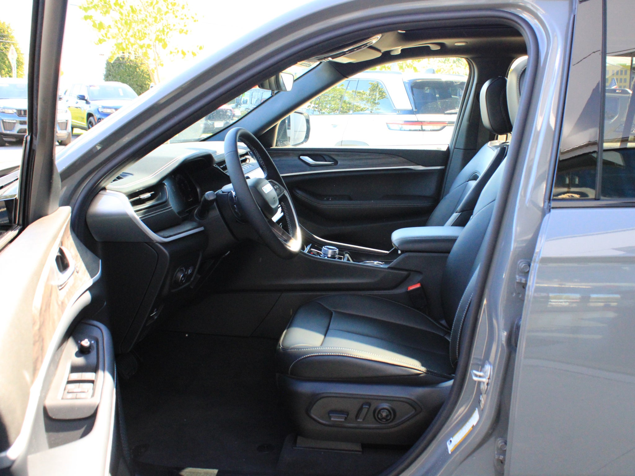 2027 Jeep Grand Cherokee Limited