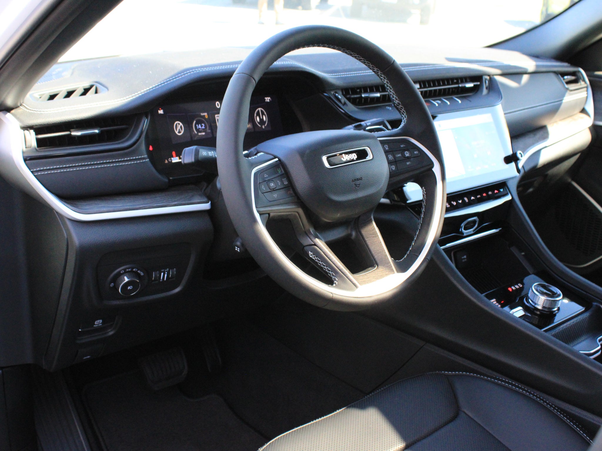 2027 Jeep Grand Cherokee Limited Reserve