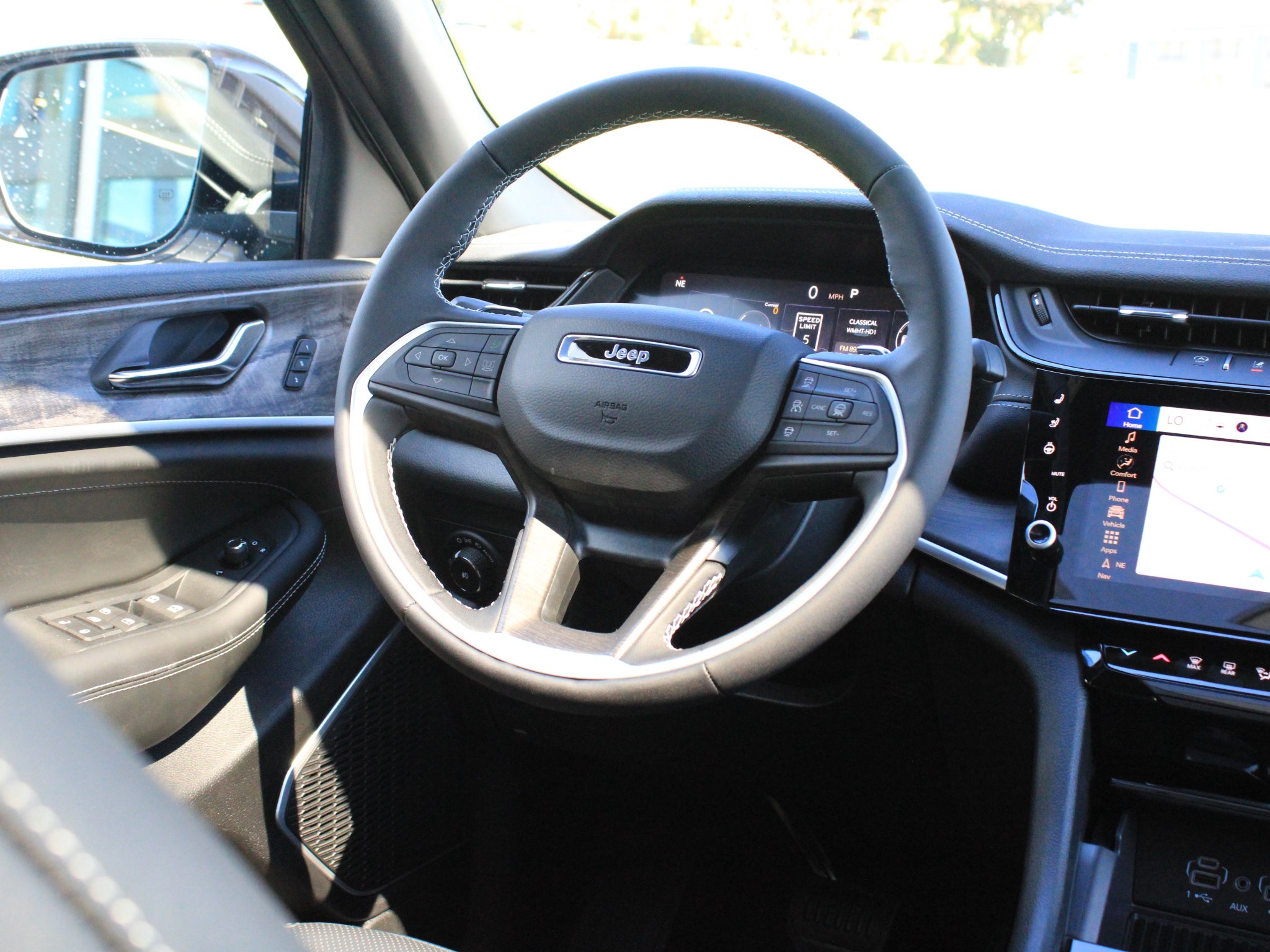 2027 Jeep Grand Cherokee Limited Reserve