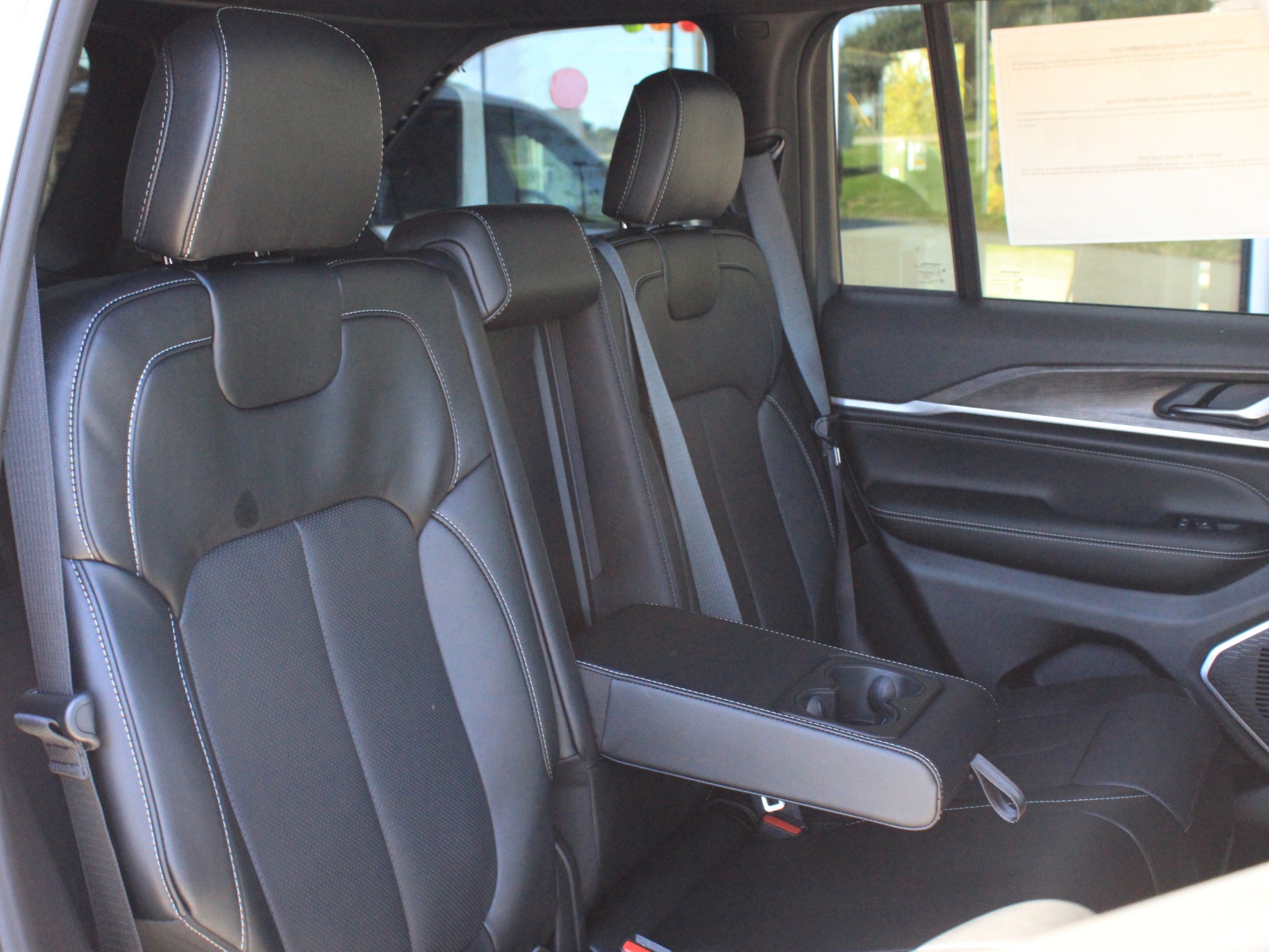 2027 Jeep Grand Cherokee Limited Reserve