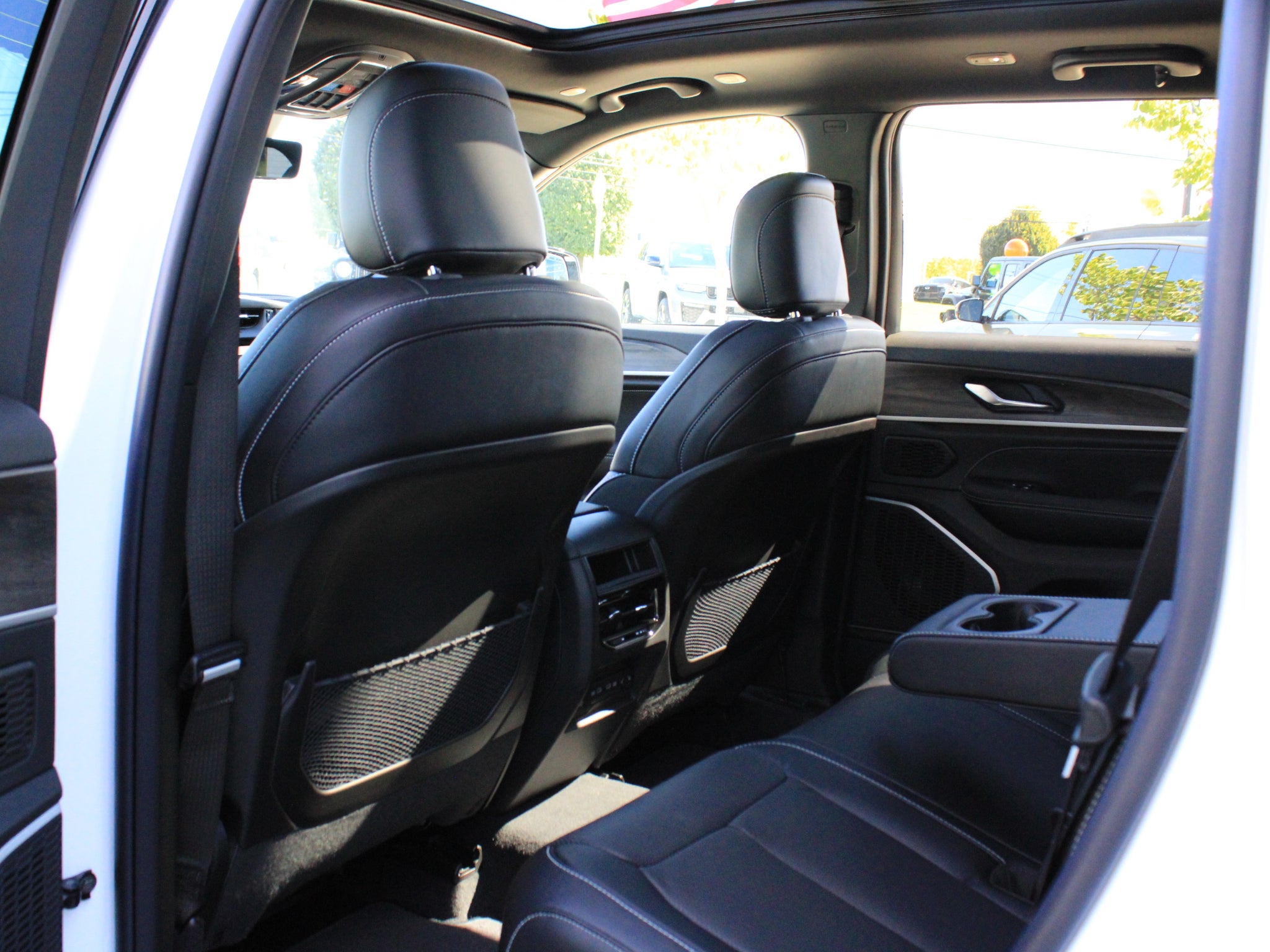 2027 Jeep Grand Cherokee Limited Reserve