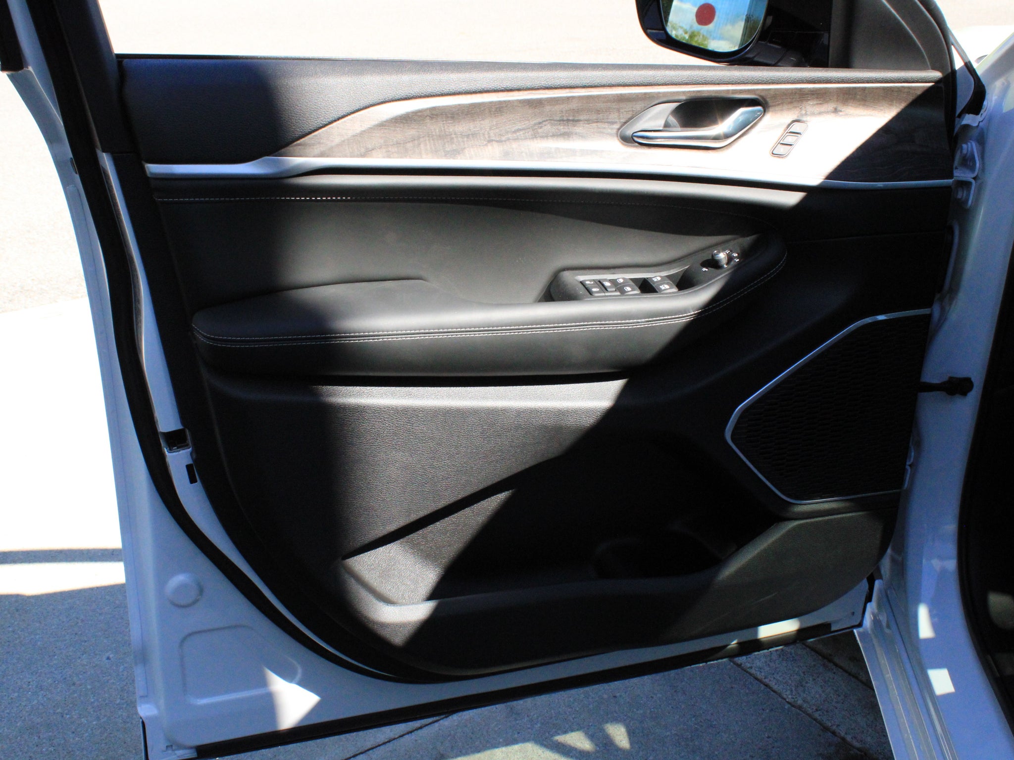 2027 Jeep Grand Cherokee Limited Reserve
