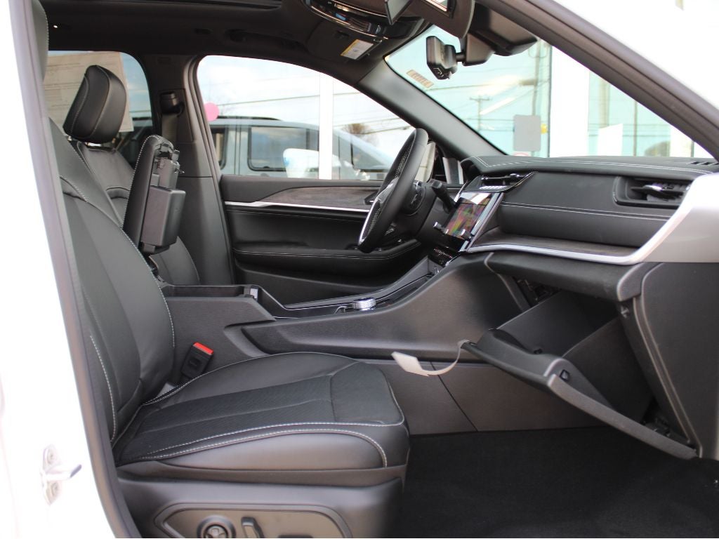 2026 Jeep Grand Cherokee Limited Reserve