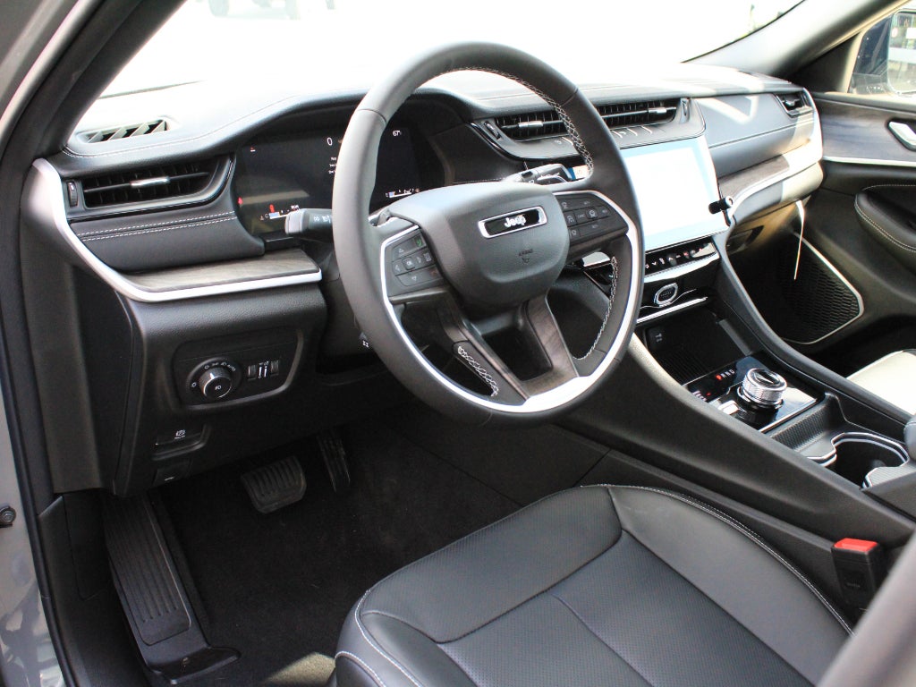 2027 Jeep Grand Cherokee Limited Reserve