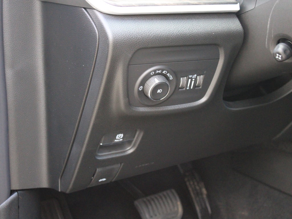 2027 Jeep Grand Cherokee Limited Reserve