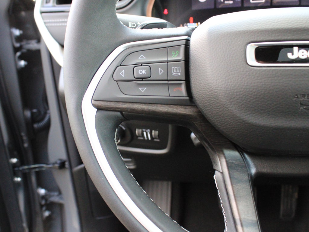 2027 Jeep Grand Cherokee Limited Reserve
