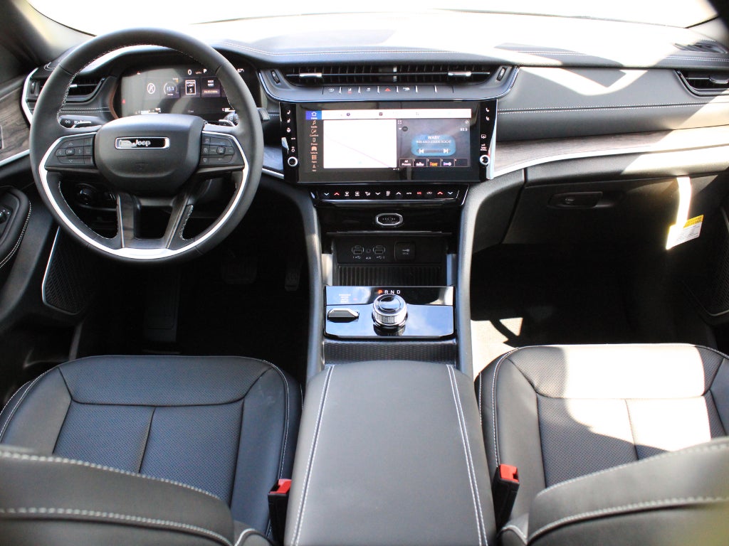 2027 Jeep Grand Cherokee Limited Reserve