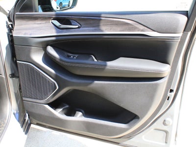 2027 Jeep Grand Cherokee Limited Reserve