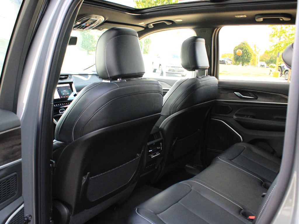 2027 Jeep Grand Cherokee Limited Reserve