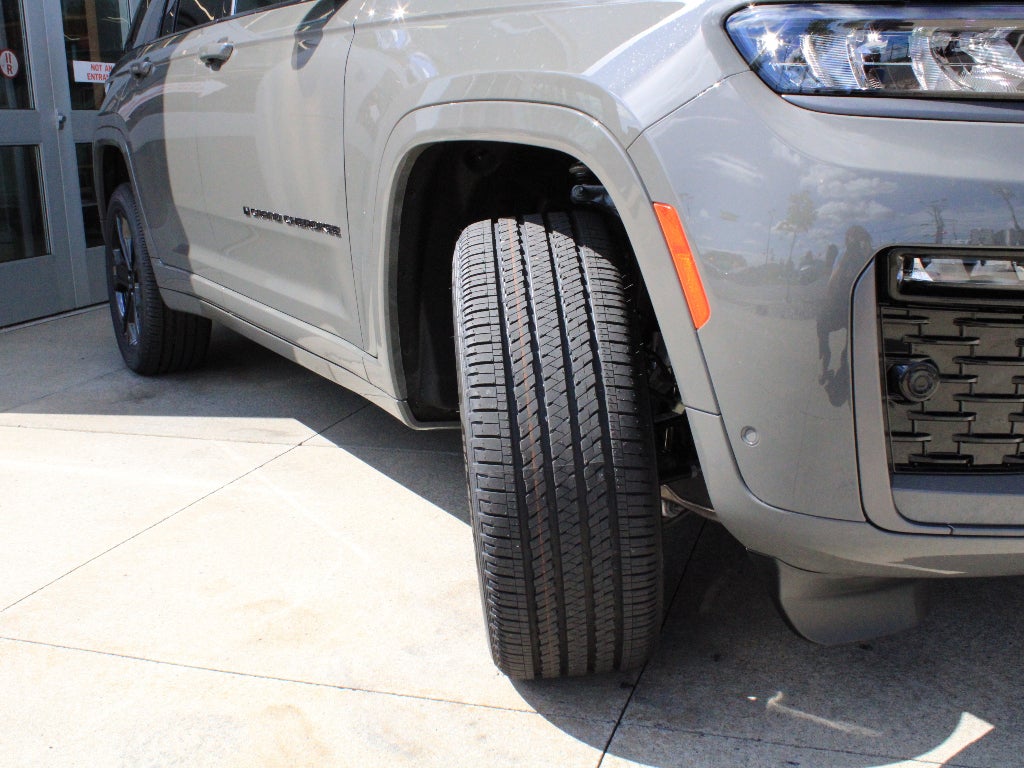 2027 Jeep Grand Cherokee Limited Reserve
