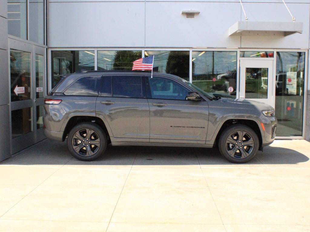2027 Jeep Grand Cherokee Limited Reserve