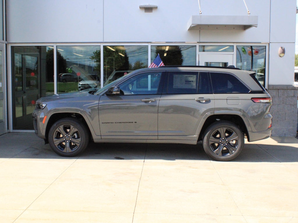 2027 Jeep Grand Cherokee Limited Reserve