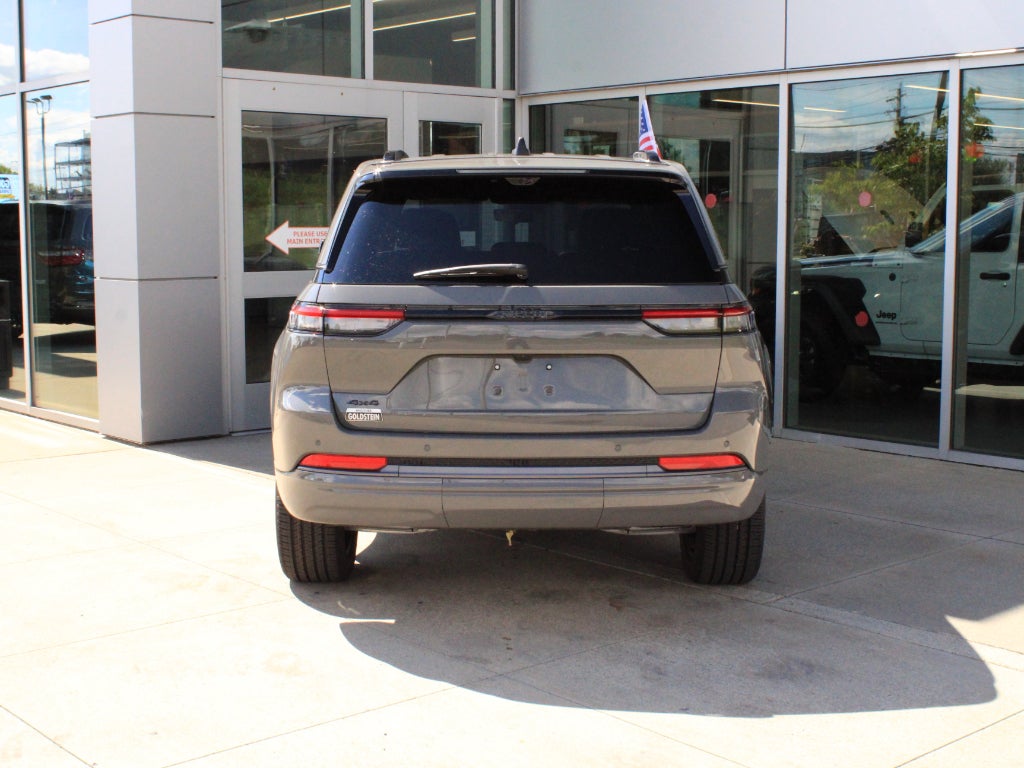 2027 Jeep Grand Cherokee Limited Reserve