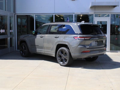 2027 Jeep Grand Cherokee Limited Reserve