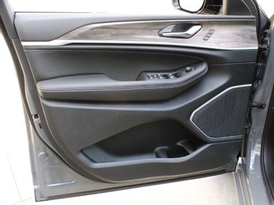 2027 Jeep Grand Cherokee Limited Reserve