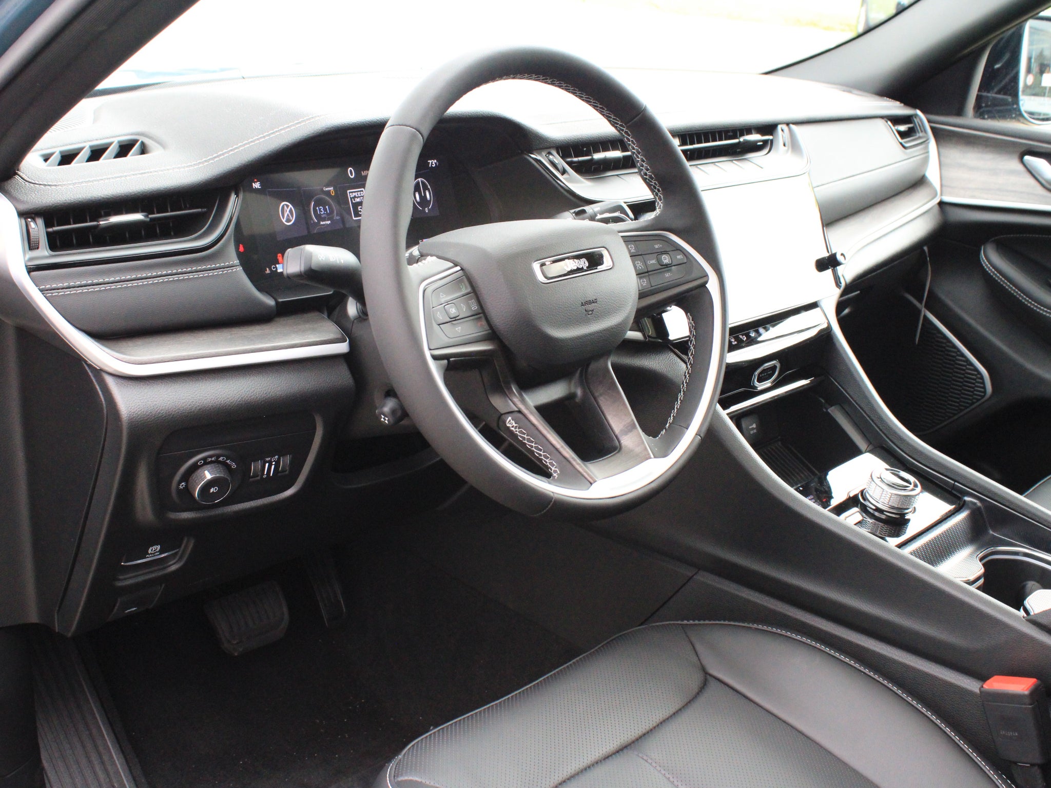 2027 Jeep Grand Cherokee Limited Reserve