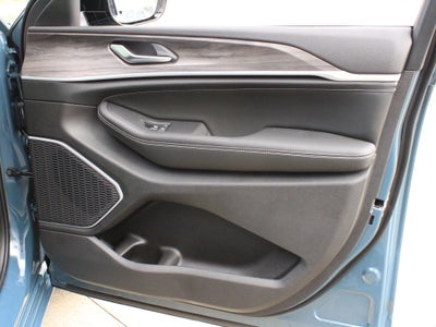 2027 Jeep Grand Cherokee Limited Reserve