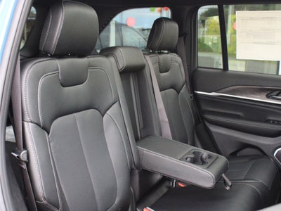 2027 Jeep Grand Cherokee Limited Reserve