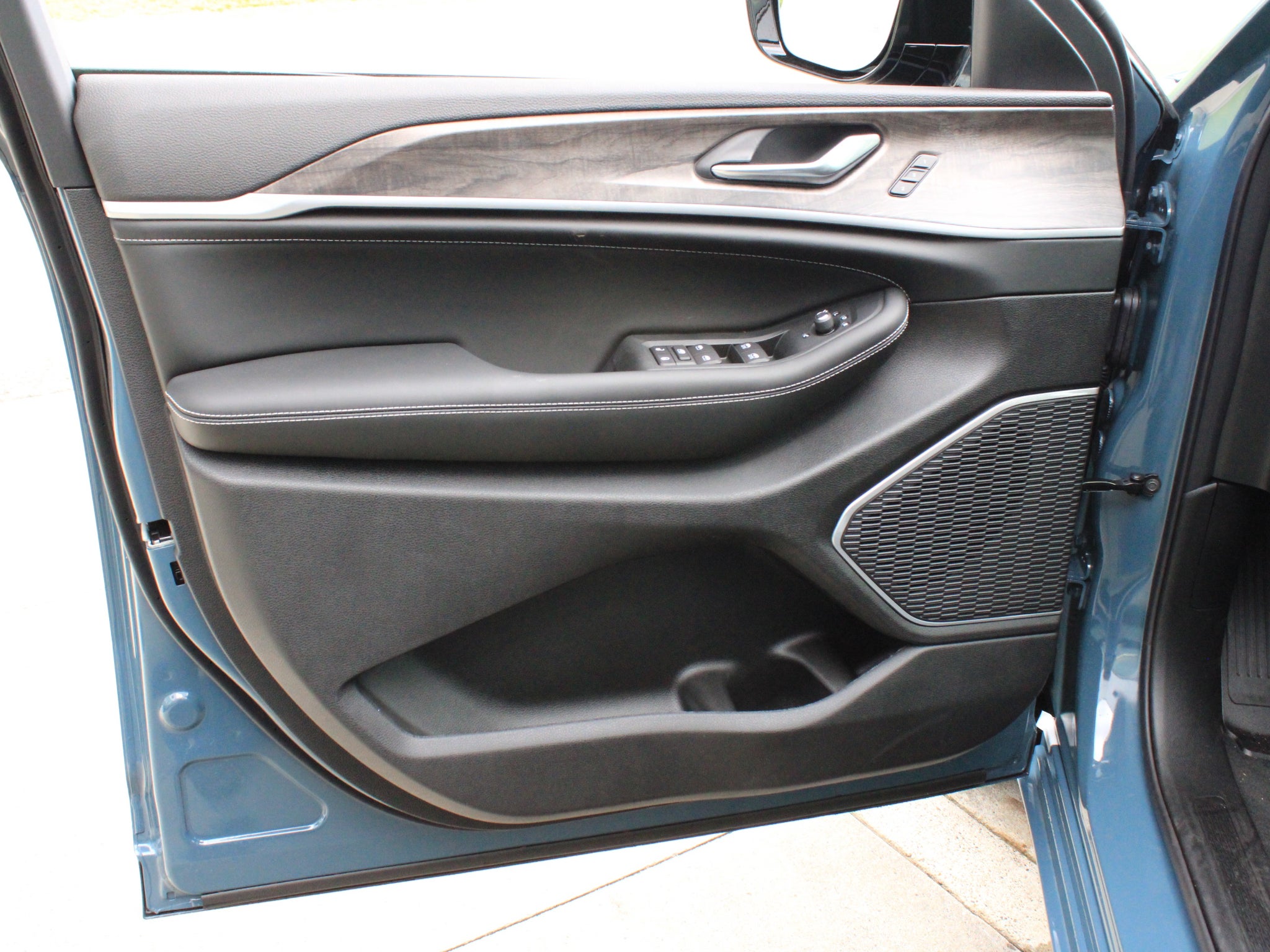 2027 Jeep Grand Cherokee Limited Reserve