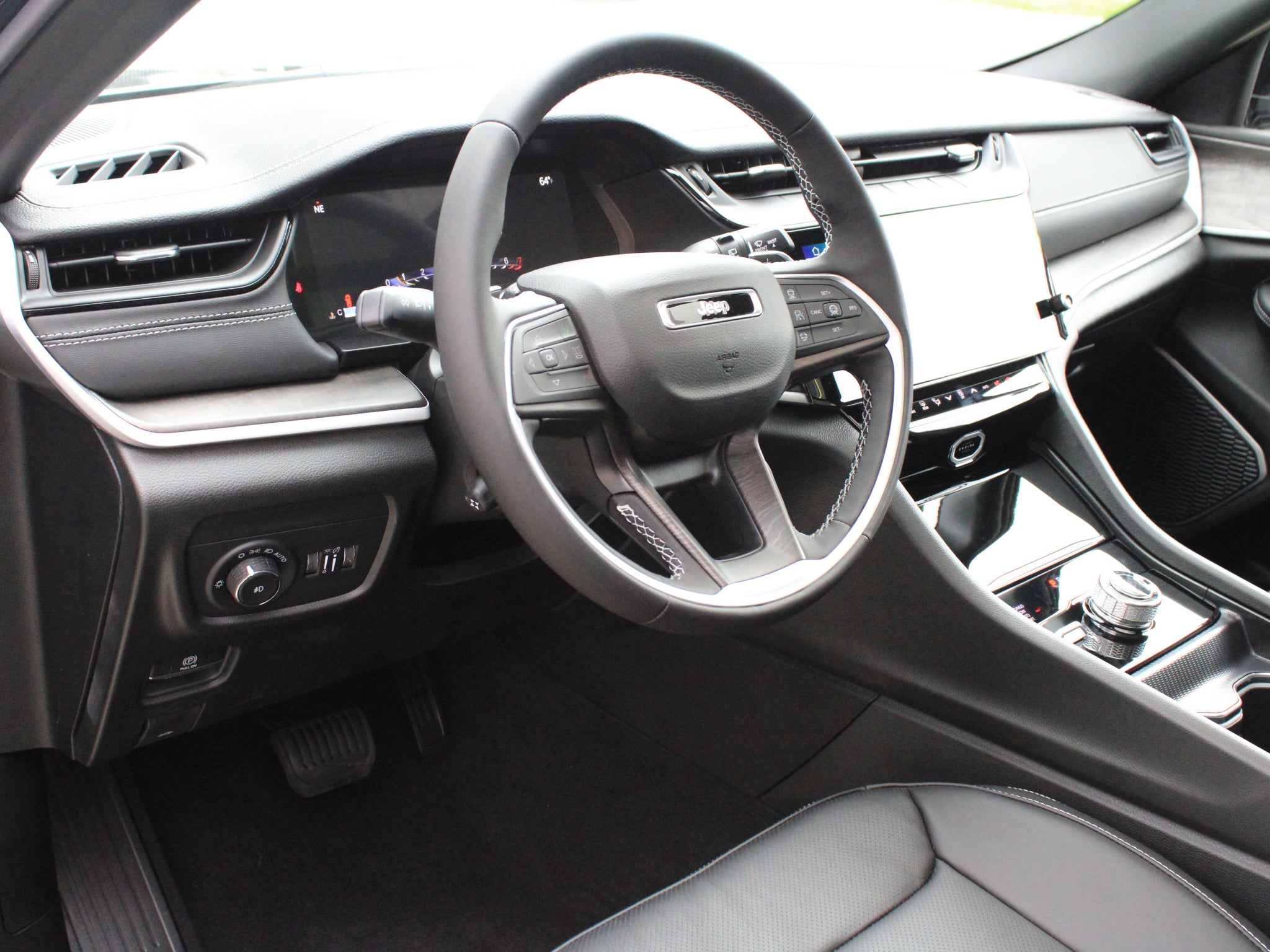 2027 Jeep Grand Cherokee Limited Reserve