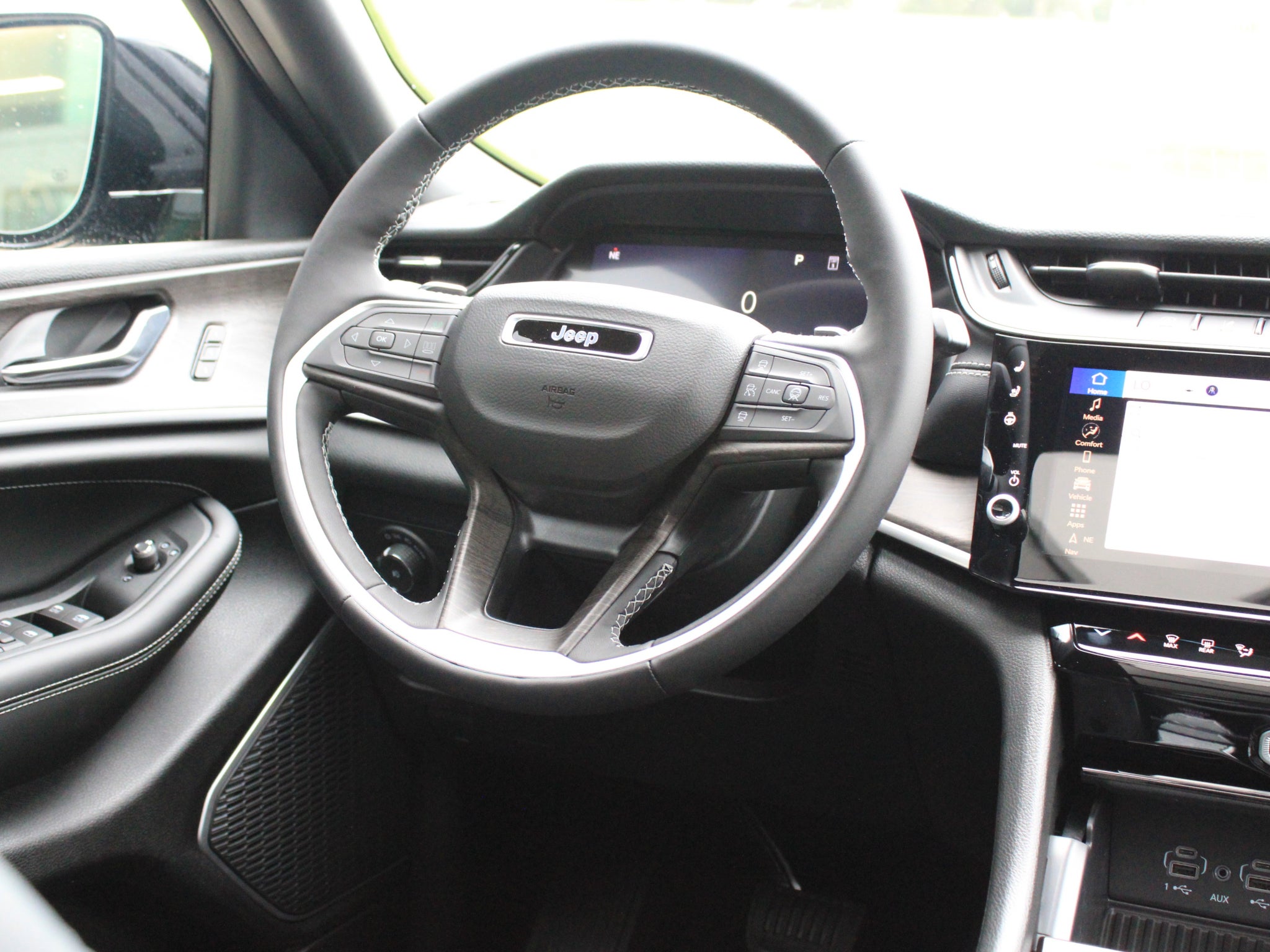 2027 Jeep Grand Cherokee Limited Reserve
