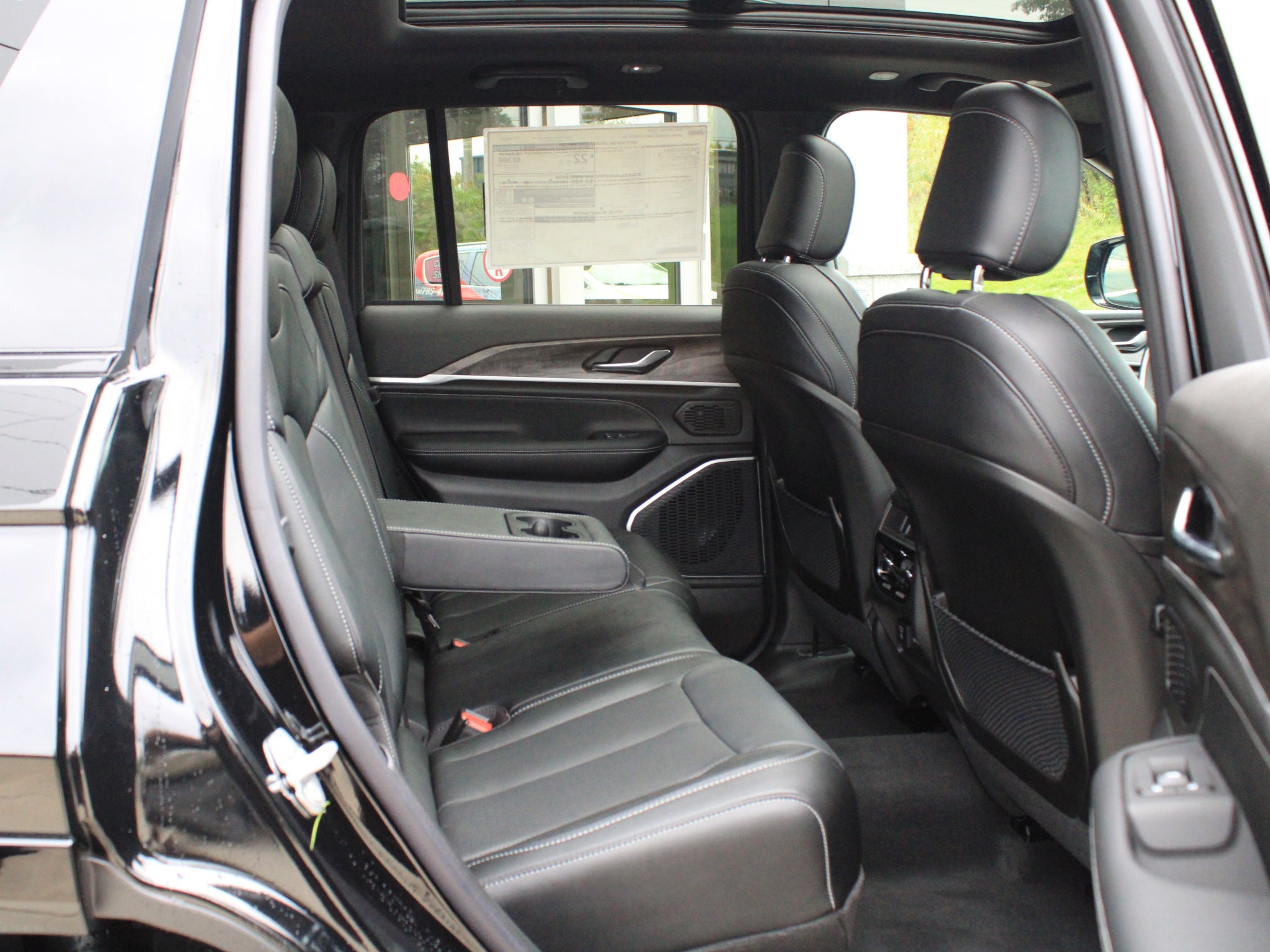 2027 Jeep Grand Cherokee Limited Reserve