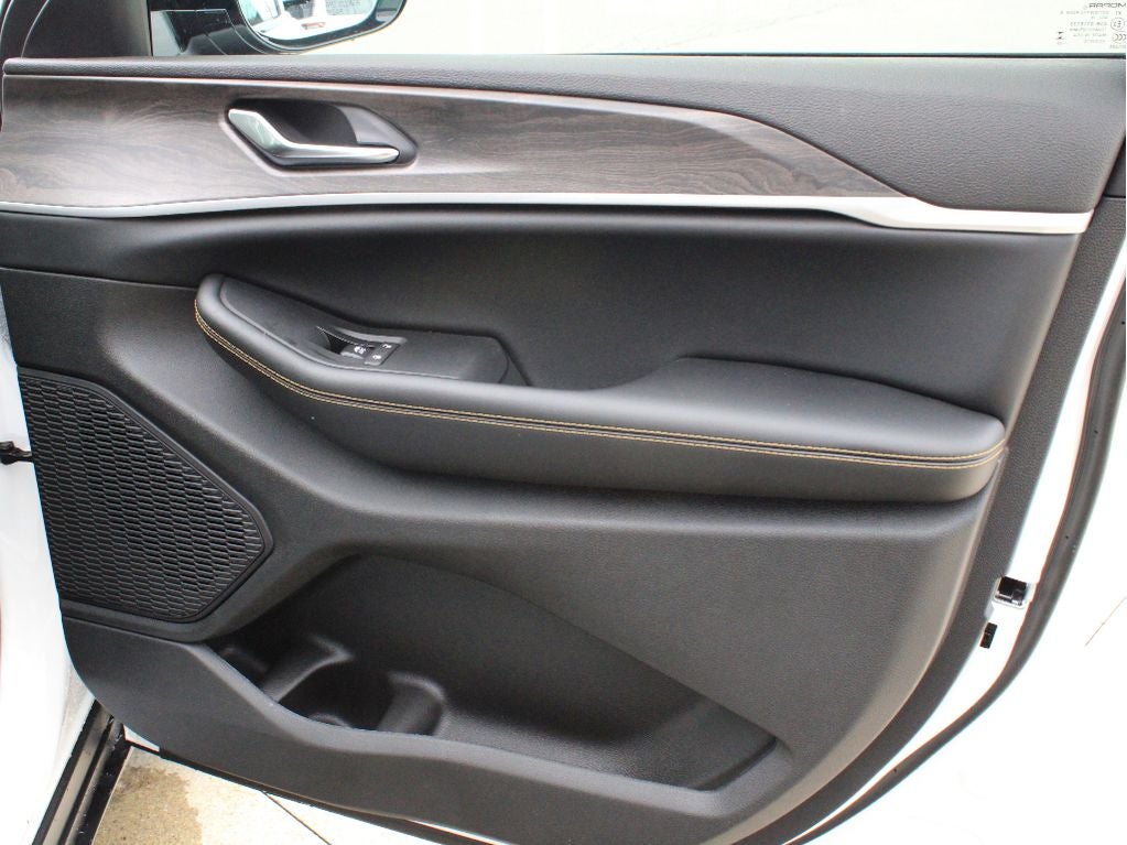 2026 Jeep Grand Cherokee 85th Anniversary Edition