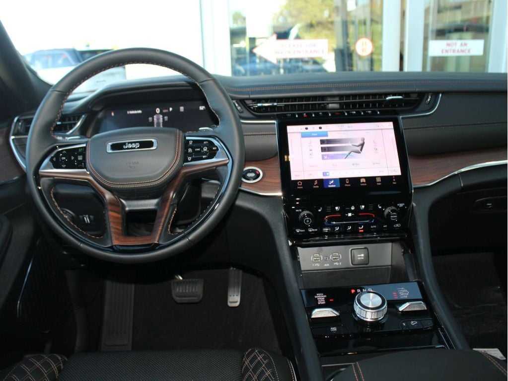 2025 Jeep Grand Cherokee Summit