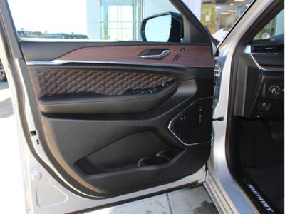 2025 Jeep Grand Cherokee Summit