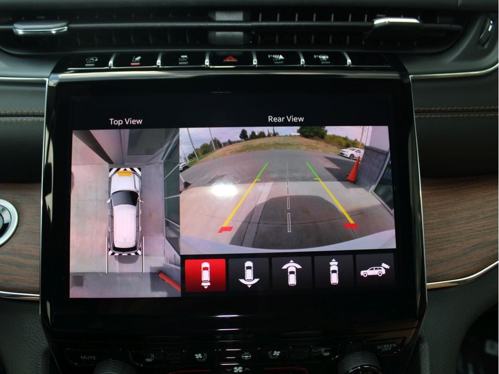 2025 Jeep Grand Cherokee Summit