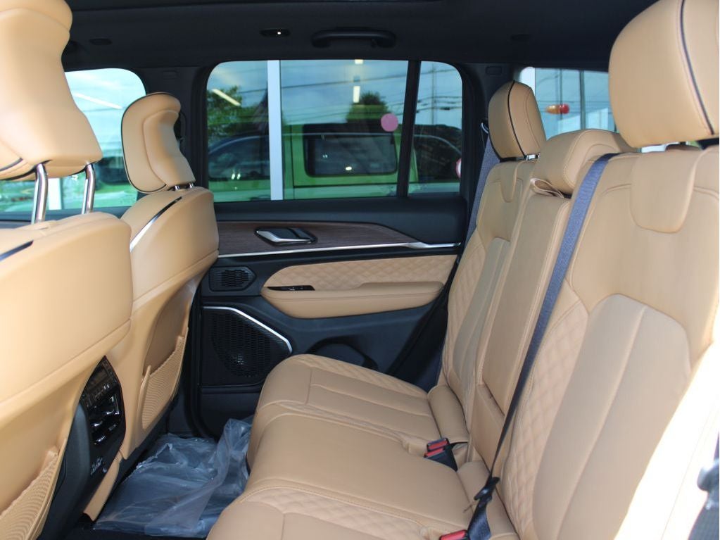 2025 Jeep Grand Cherokee Summit