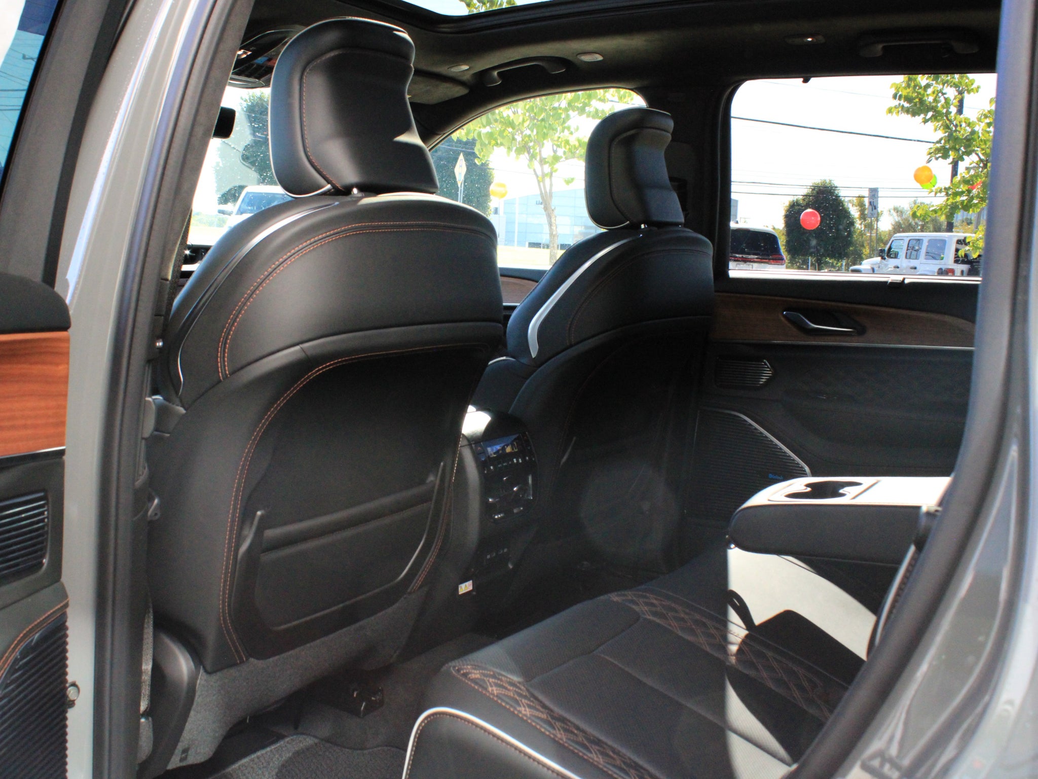 2027 Jeep Grand Cherokee Summit